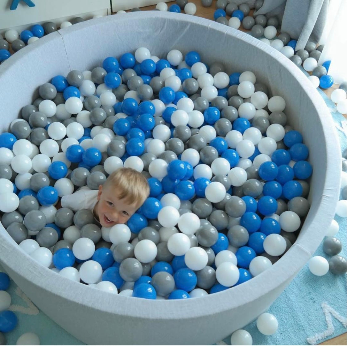 Grey Round Soft Ball Pit with balls