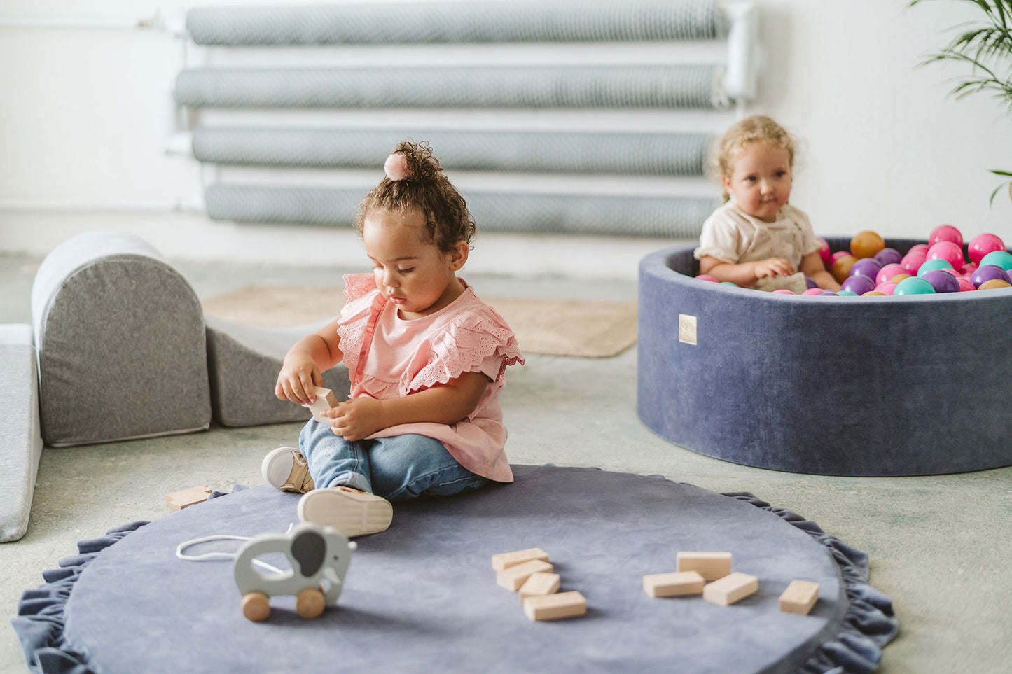 MeowBaby Round Velvet Play Mat with frill for Toddlers and Babies Crawling